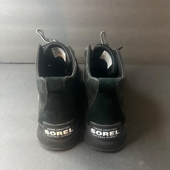 SOREL Out N About III Duck Boot Size 7.5 Color: Black & Grey - Picture 5 of 10
